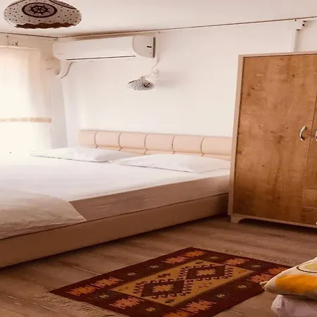 Konukevi Moda Ayvalı