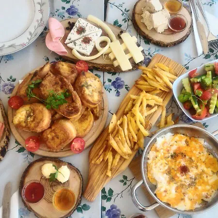 בית הארחה Moda Ayvalı